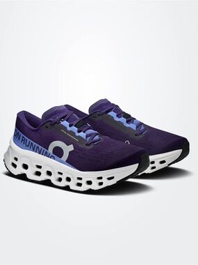 On Cloudmaster 3 size W9.5